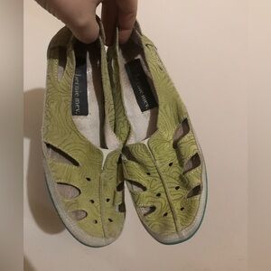 🐱 Bernie Mev. | Easi Cutout Sandal